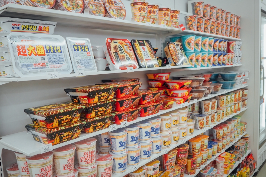 【日本】日本便利店美食推荐及日本7-11、Lawson、日本全家必买限定商品介绍，日本便利店伴手礼就看这篇！